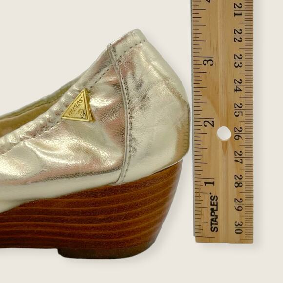 Guess Janessa Gold Metallic Vegan Low 1.25” Stacked Wedge Ballet Flat 6.5 - Picture 7 of 8